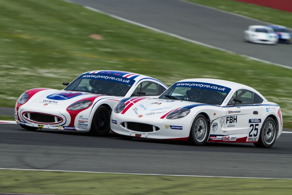 Den lille Ginetta G40 er som skabt til unge racerkørere med store ambitioner
(Foto: Boxengasse Media)